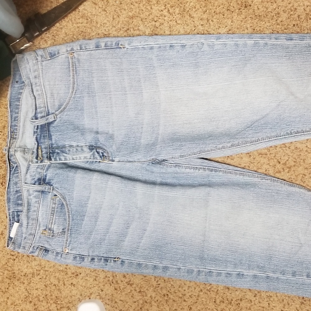 FOSTER Capri Jeans